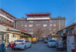 東方校服訂做海南昆善制衣直銷(xiāo)價(jià)